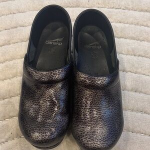 Dansko Kids Metallic Black Slippers